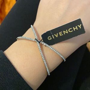 GIVENCHY criss cross Diamond bracelet